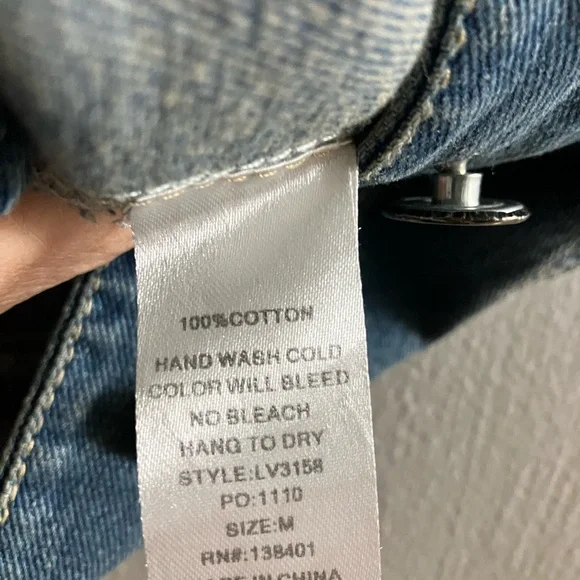 Llove Denim Pearl and Rhinestone sleeveless vest Women’s Medium - Picture 7 of 7